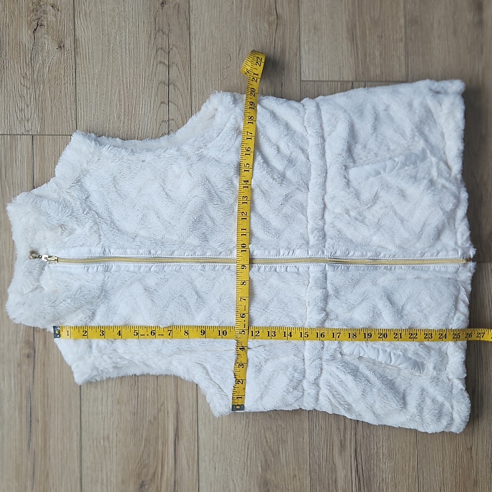 Reversible White Quilted Or Fleece Sleeveless Zip Up Vest - Picture 3 of 4